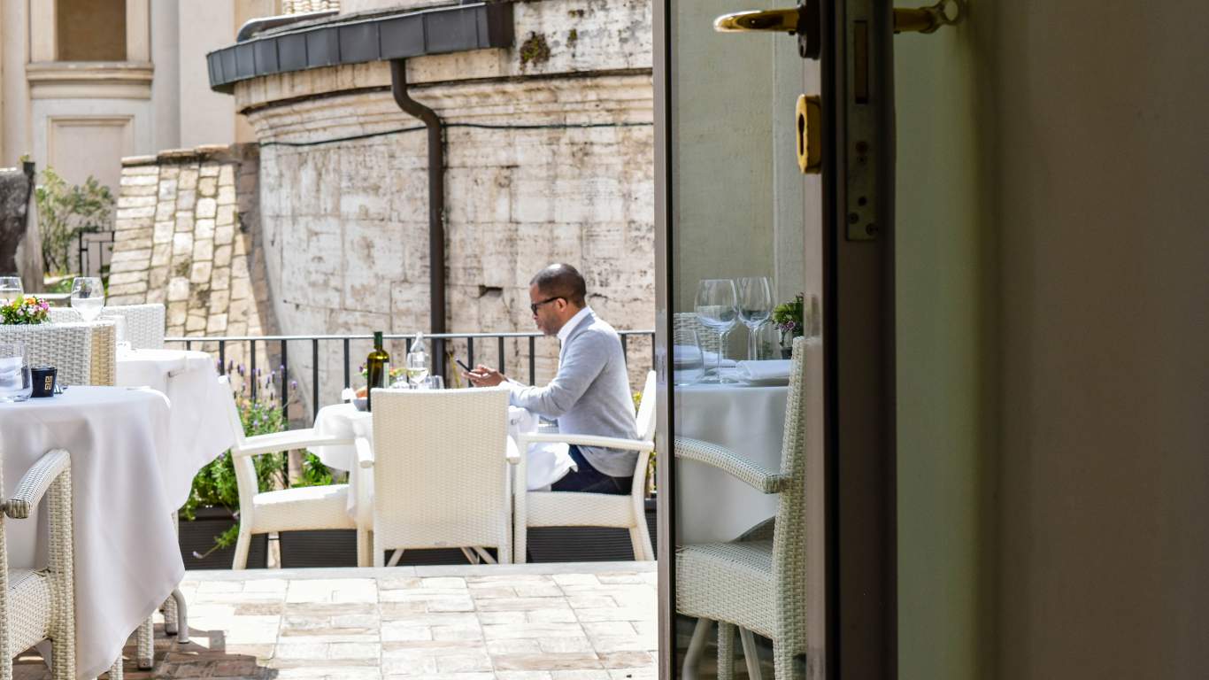 Hotel-Eitch-Borromini-Rome-restaurant-terrace-78