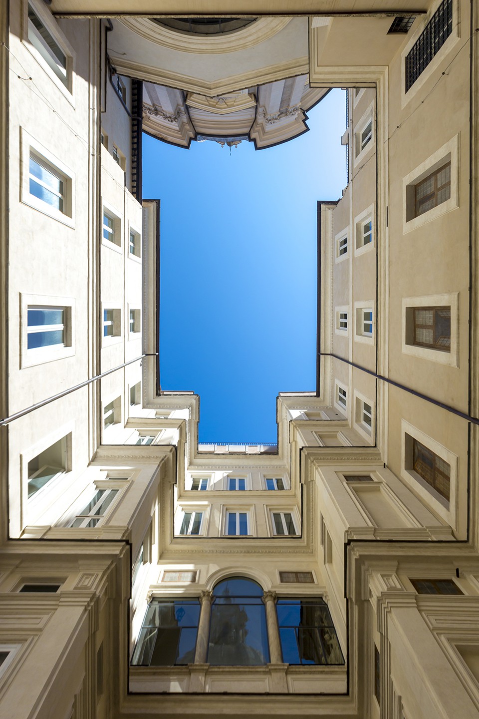 Hotel-Eitch-Borromini-Rome-building-9344