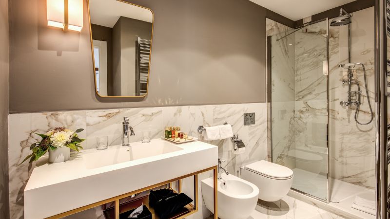 Hotel-Eitch-Borromini-Roma-classic-room-bathroom-4