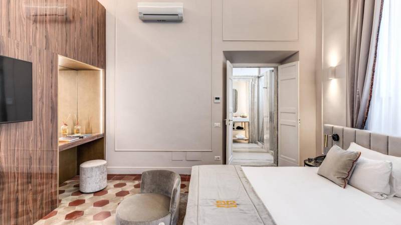 eitch-borromini-suite-deluxe-king-484917621 eitch-borromini-suite-deluxe-king-484917621