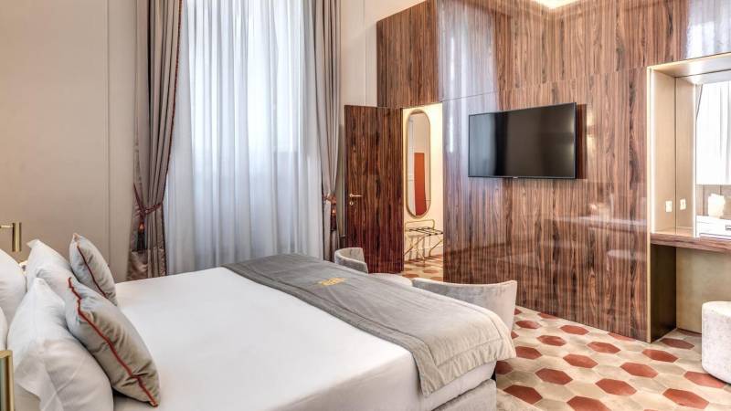 eitch-borromini-suite-deluxe-king-484917739 eitch-borromini-suite-deluxe-king-484917739