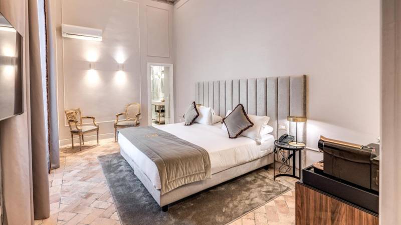 eitch-borromini-suite-deluxe-king-484917746 eitch-borromini-suite-deluxe-king-484917746